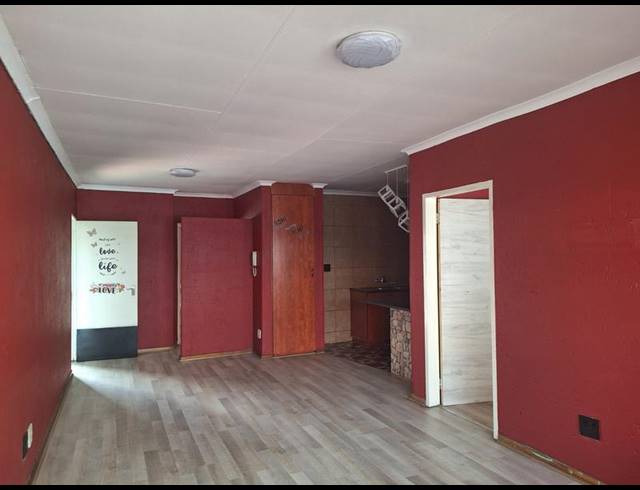 2 BEDROOM TOWNHOUSE FOR SALE IN BRAKPAN CENTRAL